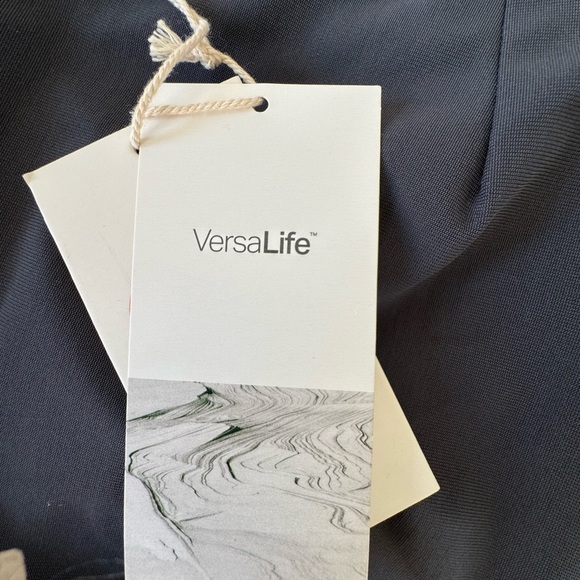 Vuori women’s Mela wide leg pant Small charcoal
New with tags - Picture 5 of 6